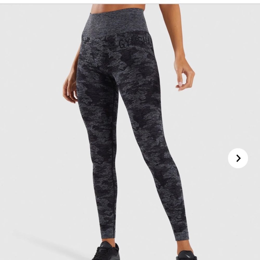 Black camo Gymshark leggings small